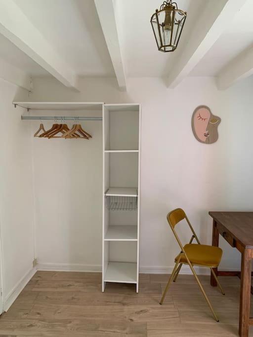 Agreable Maison De Ville Avec Cour Privative Au Coeur Du Chablisien Maligny Exterior photo